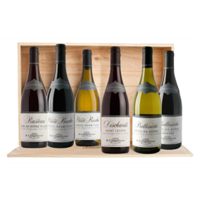 Sélection de vins rouges et blancs du Rhône dans leur caisse en bois